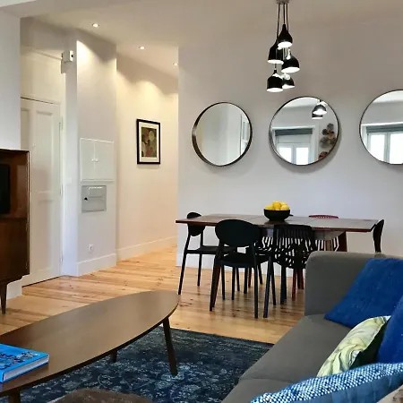 Apartment Large Elegant Flat, In Central *