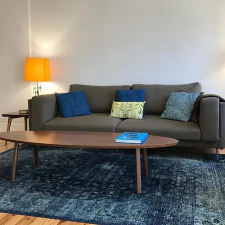 Apartment Large Elegant Flat, In Central *
