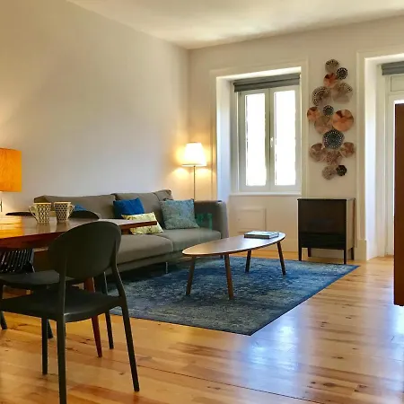 Large Elegant Flat, In Central *