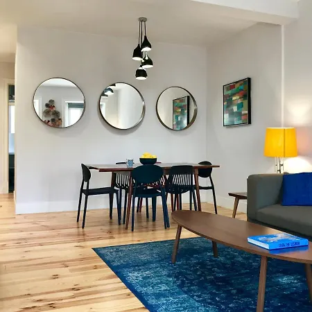 Large Elegant Flat, In Central Apartamento