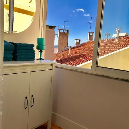 Large Elegant Flat, In Central Lisboa