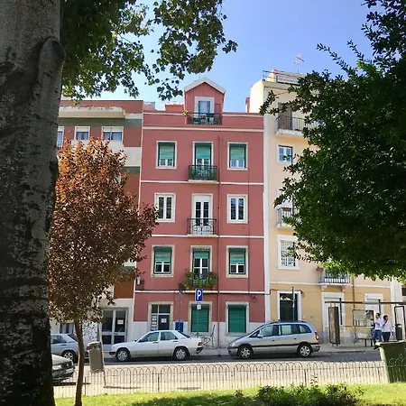 Large Elegant Flat, In Central *
